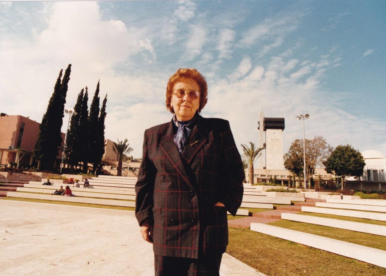 Miriam Gillis Carlebach